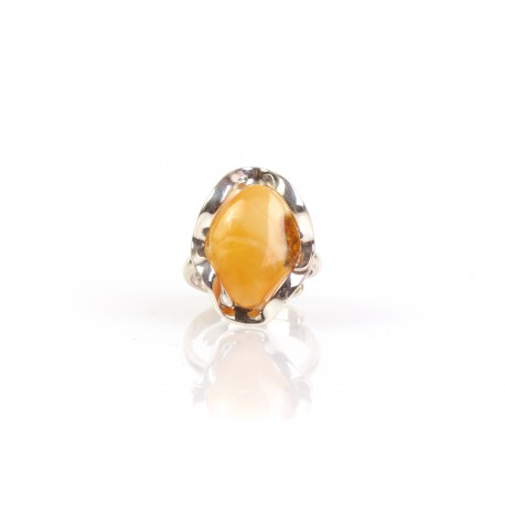 Silver ring with yellow amber