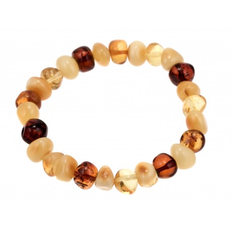 Bracelet of irregularly-shaped amber pieces 